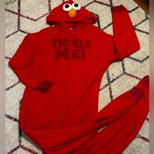 Elmo onesie, sleepwear
